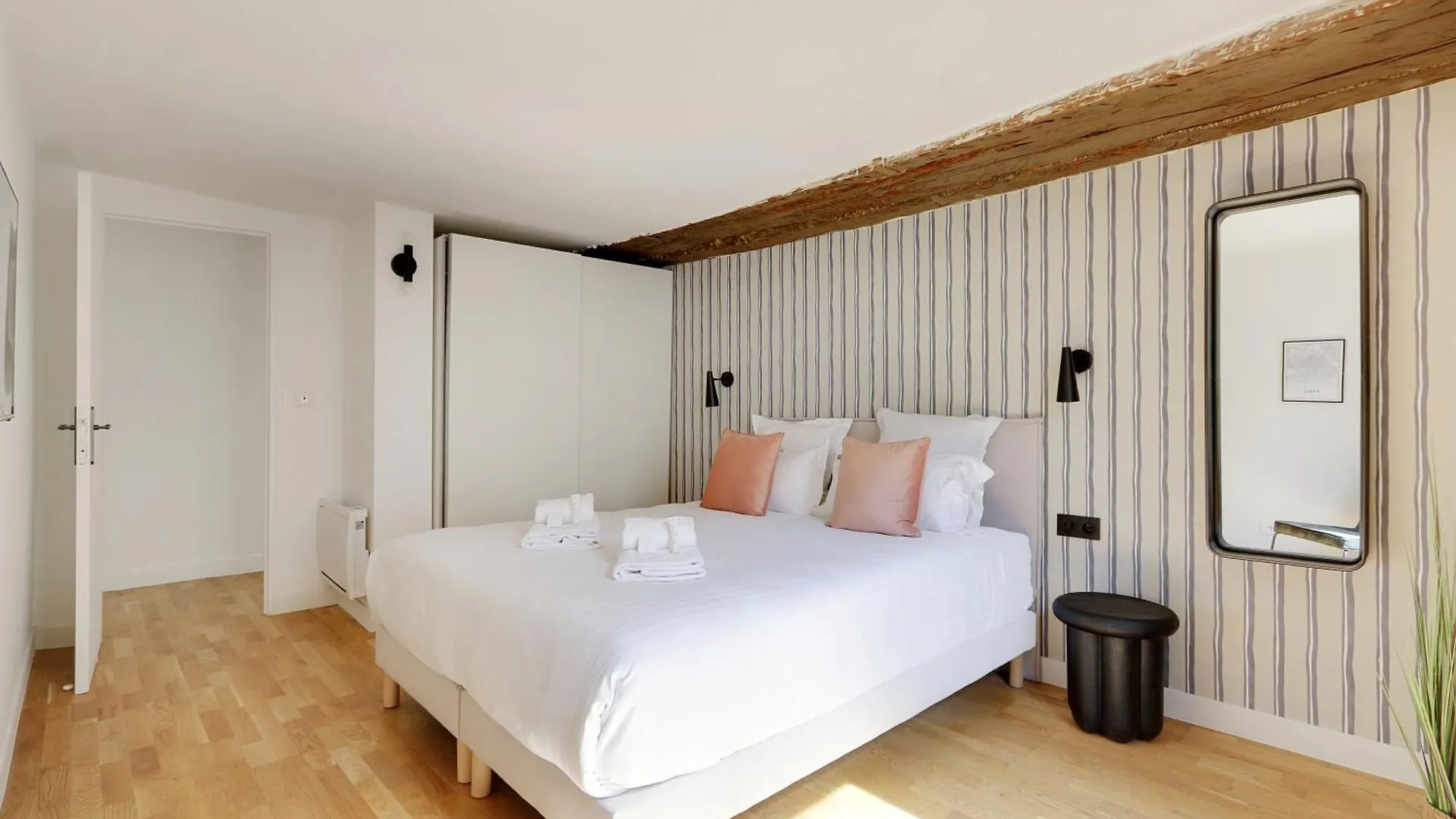 Pick A Flat'S Apartement In Saint-Martin - Rue Du Faubourg Saint-Martin Parijs 0*,