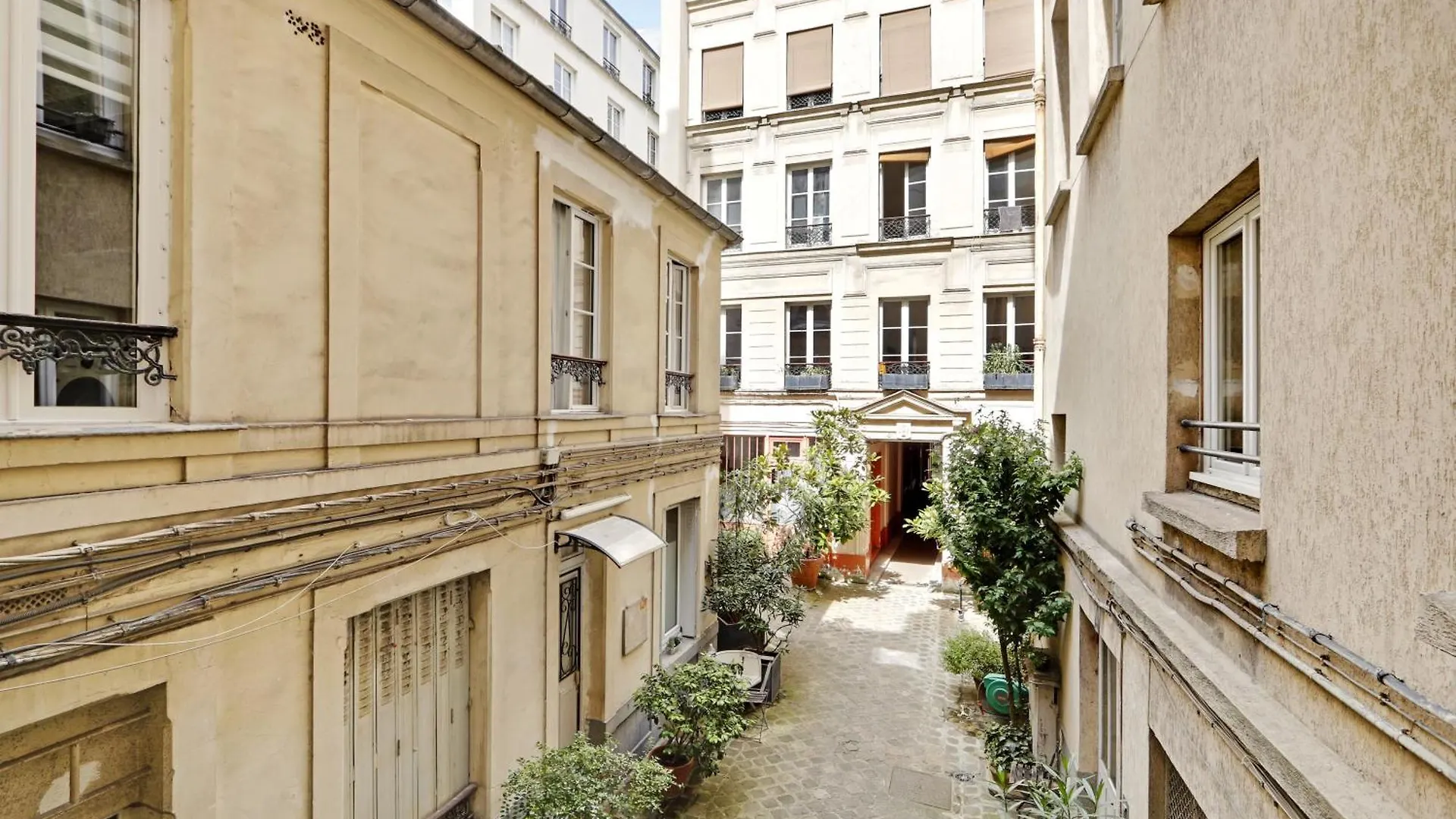 Apartment Pick A Flat'S Apartement In Saint-Martin - Rue Du Faubourg Saint-Martin Paris France